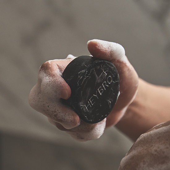 Heybro All-in-One Power Bar 120g - Men's beauty product for shampooing and conditioning in a sleek packaging, ideal for K-Beauty enthusiasts.