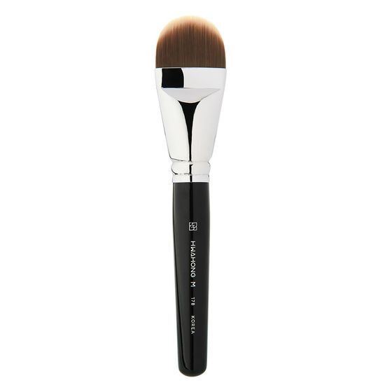 Hwahong M 178 Foundation Brush - Premium makeup tool for flawless application, ideal for K-Beauty enthusiasts.