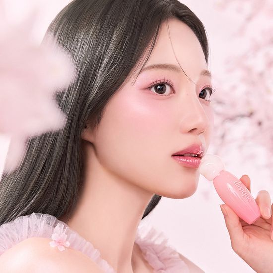 DAISYKE Pure Water Lip Gloss in Creamy Pink - Choose from 16 vibrant shades, perfect for a natural glow.