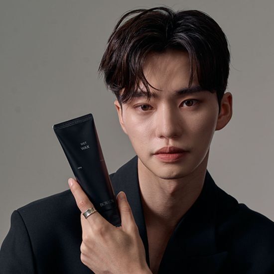150g Baurol Wet Wax for men's styling, ideal for K-Beauty enthusiasts, featuring a sleek design for personal care and grooming.