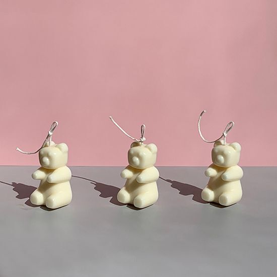 White OZETI Gummy Bear Candle (Type B) - 45g, a delightful fragrance product from K-Beauty, perfect for personal care and cosmetics.