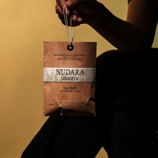 Jestipia Nudara Sachet - Select from three K-Beauty fragrance varieties, enhancing personal care with a delightful scent.