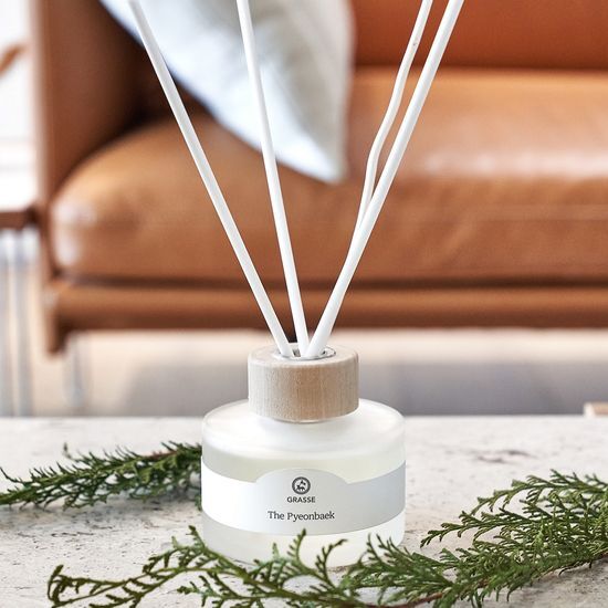 200ml Bullsone Cedarwood Indoor Diffuser, a men's beauty fragrance product for personal care, featuring K-Beauty elements.