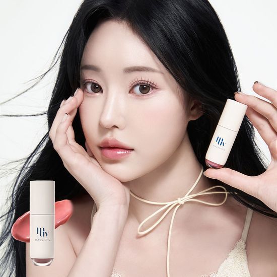 Alt text: Murning Dewy Mob Glam Lip in 6 colors, featuring the shade 04 Fog Nude, showcasing a sleek tube with a soft, nude mauve hue.