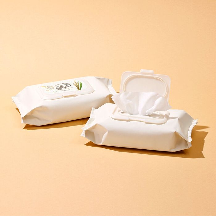 Rice Daily Brightening Cleansing Wipes by Skin Food - Available at allkpopmag. Price: $13.82.