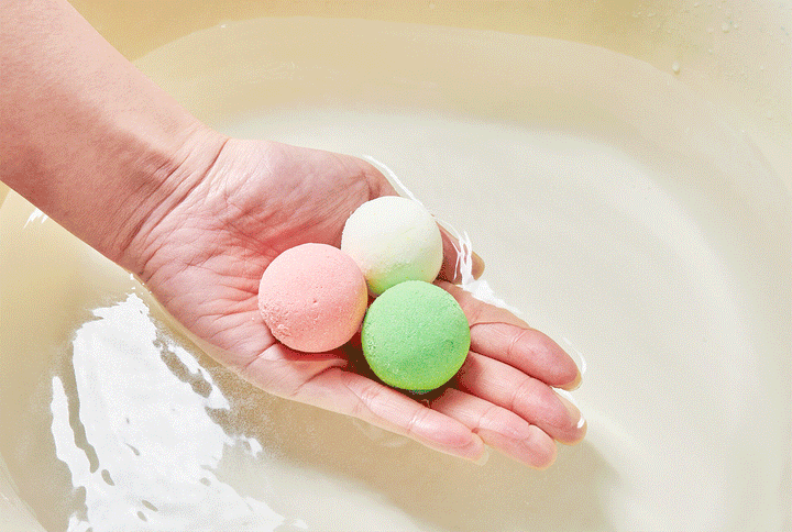 Bubble Monkey Moisture Candy Bath Bombs 30g x 10 Pack by Bubble Monkey - Available at allkpopmag. Price: $38.21.