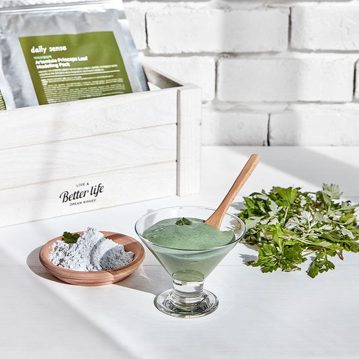 Enhanced Mugwort Natural Modeling Pack (500g / 13-15 Uses) by Daily Sense - Available at allkpopmag. Price: $49.38.